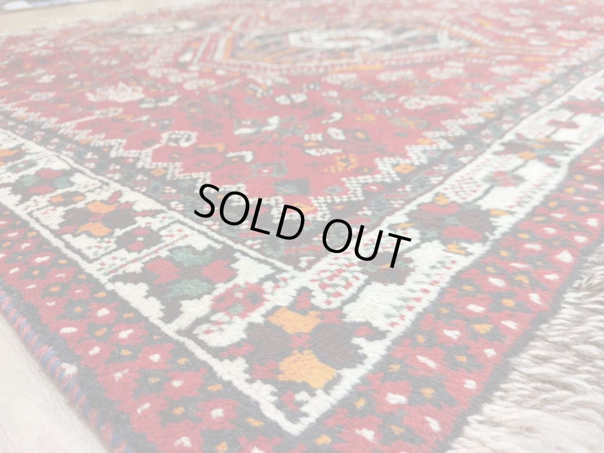 画像8: 良品 ペルシャ 部族絨毯 シラーズ 196 x 160 cm ウール 手織り 赤 ネイビー 青  縦1.9m 横1.6m 3.0m 2 〜3帖 リビング ダイニング 3人掛けソファ サイズ ウール 手織り トライバル ラグ 部族絨毯 マット カーペット 淡マルチカラー トランジ ビンテージ MAAD501-196160Z037 (8)