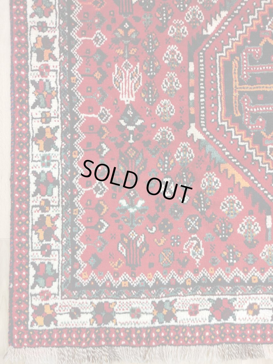 画像3: 良品 ペルシャ 部族絨毯 シラーズ 196 x 160 cm ウール 手織り 赤 ネイビー 青  縦1.9m 横1.6m 3.0m 2 〜3帖 リビング ダイニング 3人掛けソファ サイズ ウール 手織り トライバル ラグ 部族絨毯 マット カーペット 淡マルチカラー トランジ ビンテージ MAAD501-196160Z037 (3)