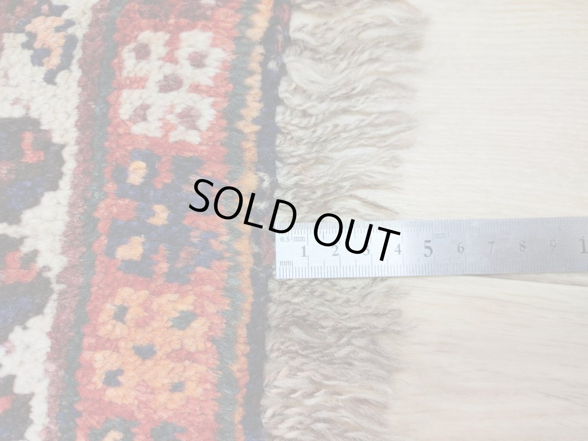 画像17: 良品 ペルシャ 部族絨毯 シラーズ 255 x 158 cm No.AD531 縦2.5m 横1.6m 4㎡ ~5帖 リビング ダイニング 2-3人掛けソファ サイズ ウール 手織り ハンドメイド トライバル ラグ カーペット メダリオン柄 赤 ネイビー オレンジ 民族柄 MAAD531-255158Z045 (17)