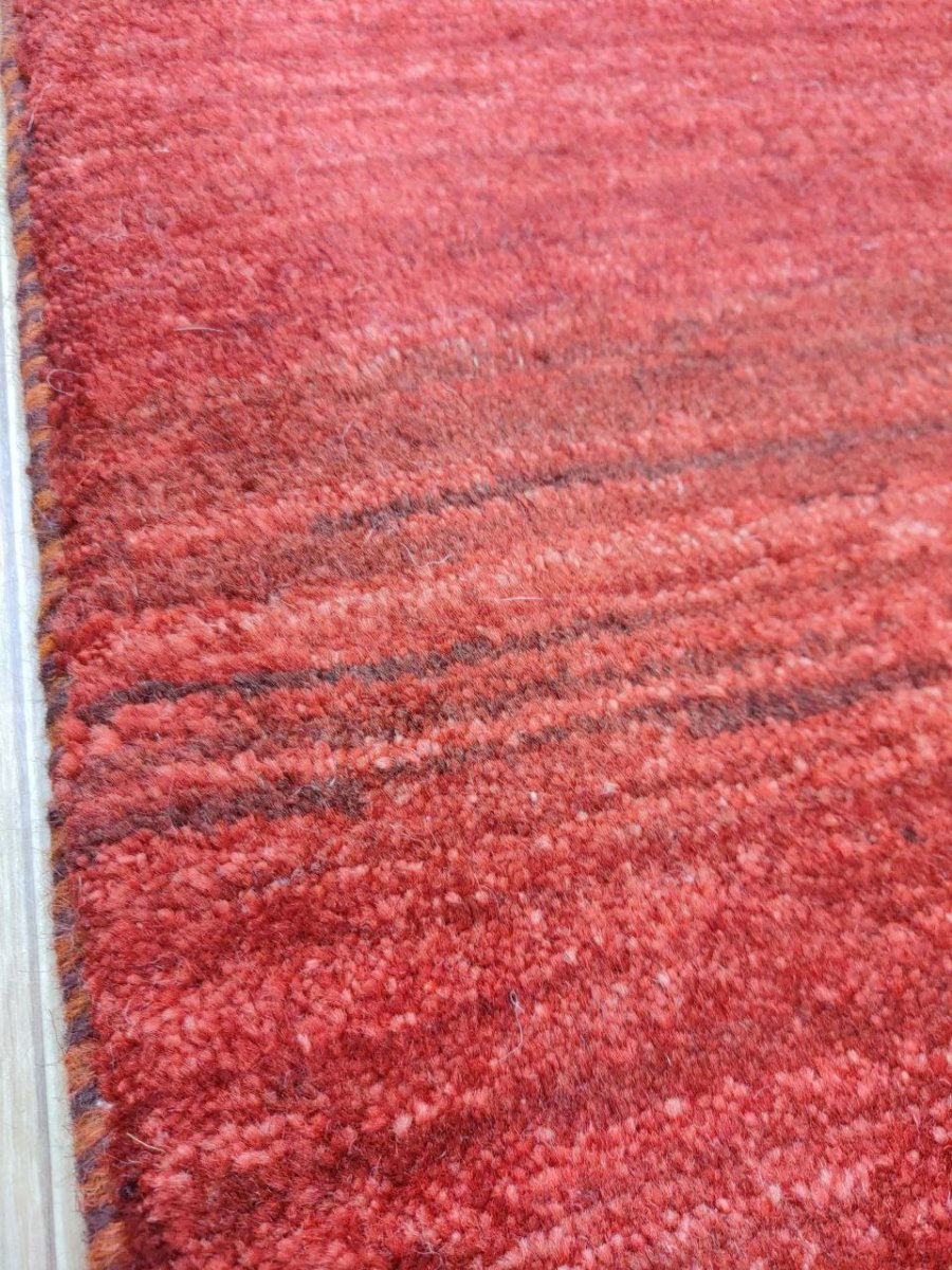 画像5: 新品 ペルシャ ギャッベ 縦3m 横2m 6㎡ 〜6帖程度 リビング ダイニング 3人掛けソファ コーナーソファサイズ 286 × 192 cm No.A609 肉厚 ウール 手織り リーズバフト ギャベ ハンドメイド ラグ 絨毯 カーペット 赤 クリーム 生成り色 ネイビー シンプル リビングダイニングルームお部屋の中心に MA431-A609-286192Z077 (5)