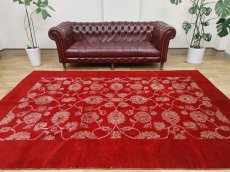 画像1: 新品 ペルシャ ギャッベ 縦3m 横2m 6㎡ 〜6帖程度 リビング ダイニング 3人掛けソファ コーナーソファサイズ 307 × 212 cm No.A610 肉厚 ウール 手織り リーズバフト ギャベ ハンドメイド ラグ 絨毯 カーペット 赤 クリーム 生成り色 ネイビー シンプル リビングダイニングルームお部屋の中心に MA432-A610-307212Z092 (1)