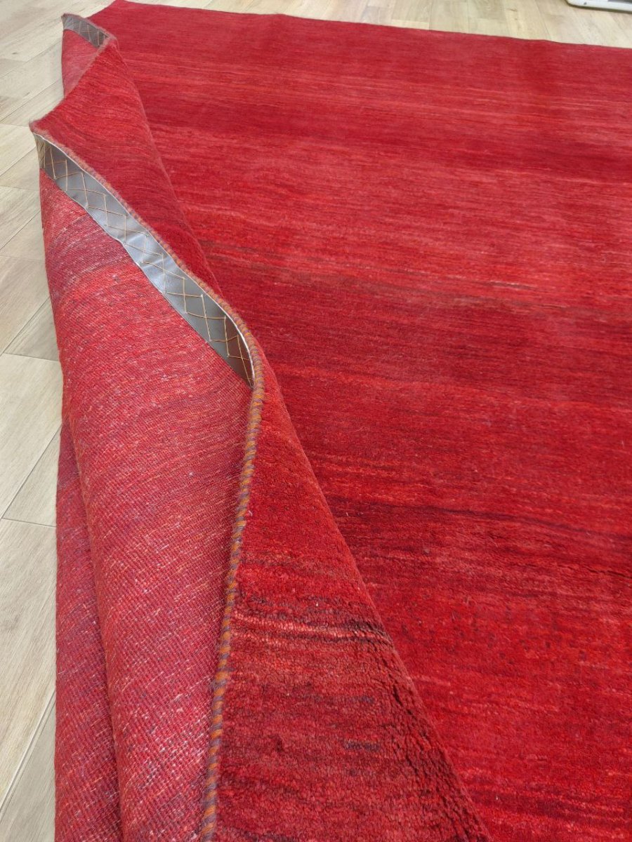 画像17: 新品 ペルシャ ギャッベ 縦3m 横2m 6㎡ 〜6帖程度 リビング ダイニング 3人掛けソファ コーナーソファサイズ 286 × 192 cm No.A609 肉厚 ウール 手織り リーズバフト ギャベ ハンドメイド ラグ 絨毯 カーペット 赤 クリーム 生成り色 ネイビー シンプル リビングダイニングルームお部屋の中心に MA431-A609-286192Z077 (17)