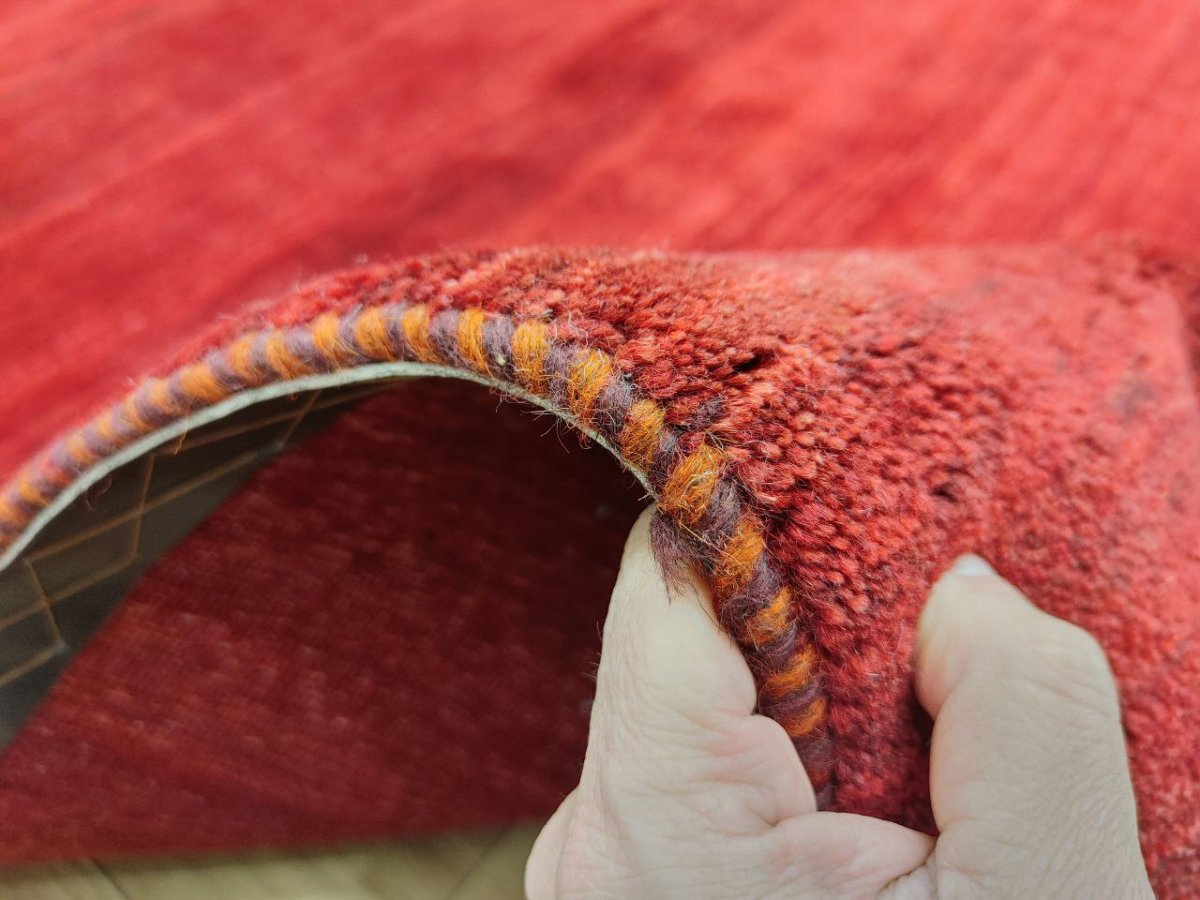 画像9: 新品 ペルシャ ギャッベ 縦3m 横2m 6㎡ 〜6帖程度 リビング ダイニング 3人掛けソファ コーナーソファサイズ 286 × 192 cm No.A609 肉厚 ウール 手織り リーズバフト ギャベ ハンドメイド ラグ 絨毯 カーペット 赤 クリーム 生成り色 ネイビー シンプル リビングダイニングルームお部屋の中心に MA431-A609-286192Z077 (9)