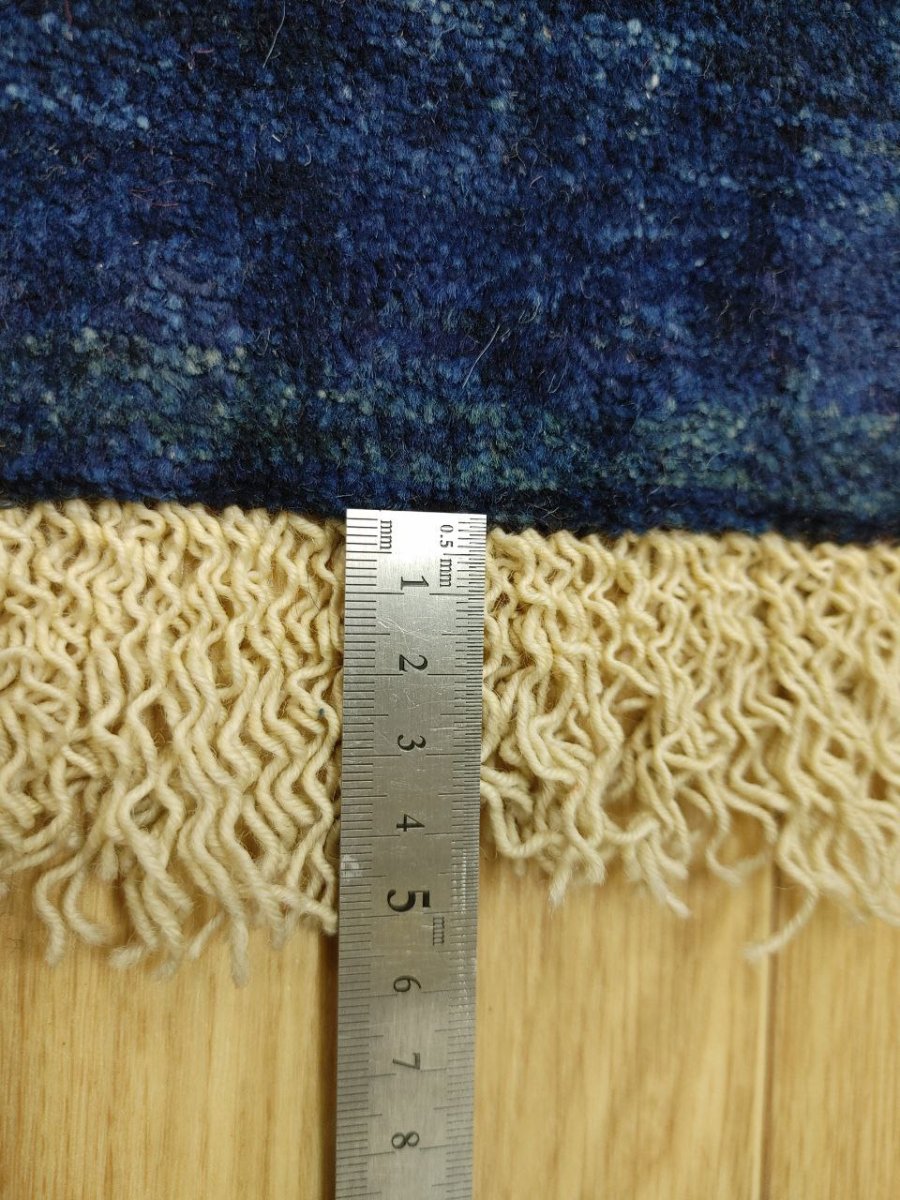 画像20: 新品 ペルシャ ギャッベ 縦3.5m 横2.5m 6㎡ 〜6帖程度 リビング ダイニング 3人掛けソファ コーナーソファサイズ 353 × 245 cm No.2475 肉厚 ウール 手織り リーズバフト ギャベ ハンドメイド ラグ 絨毯 カーペット 青 藍色 インディゴブルー 黄色 レモンイエロー オレンジ シンプル リビングダイニングルームお部屋の中心に MA2475-353245Z141 (20)