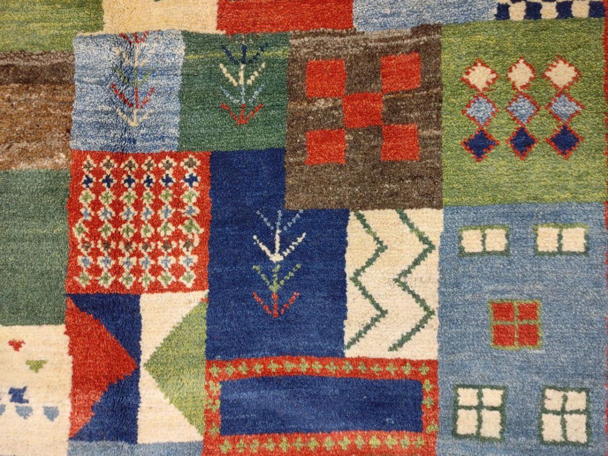 画像11: 新品 ペルシャ ギャッベ 縦3.2m 横2.1m 6.7㎡ 〜6.5帖程度 リビング ダイニング 3人掛けソファ コーナーソファサイズ 322 × 210 cm 肉厚 ウール 手織り ロリバフト ギャベ ハンドメイド ラグ 絨毯 カーペット 赤 クリーム 生成り色 リビングダイニングルームお部屋の中心に MA435-2442-322210Z100 (11)