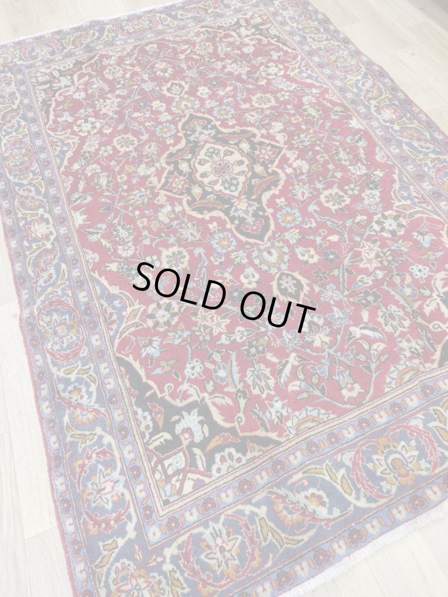 画像4: 良品 ペルシャ 絨毯 カシャーン 産 225 x 150 cm 縦2.3m 横1.5m 3.5㎡ 4帖程度 リビング ダイニング 2-3人掛けソファ サイズ ウール 手織り ラグ 敷物 カーペット メダリオン 赤 ビンテージ MAAD663-225150Z027 (4)