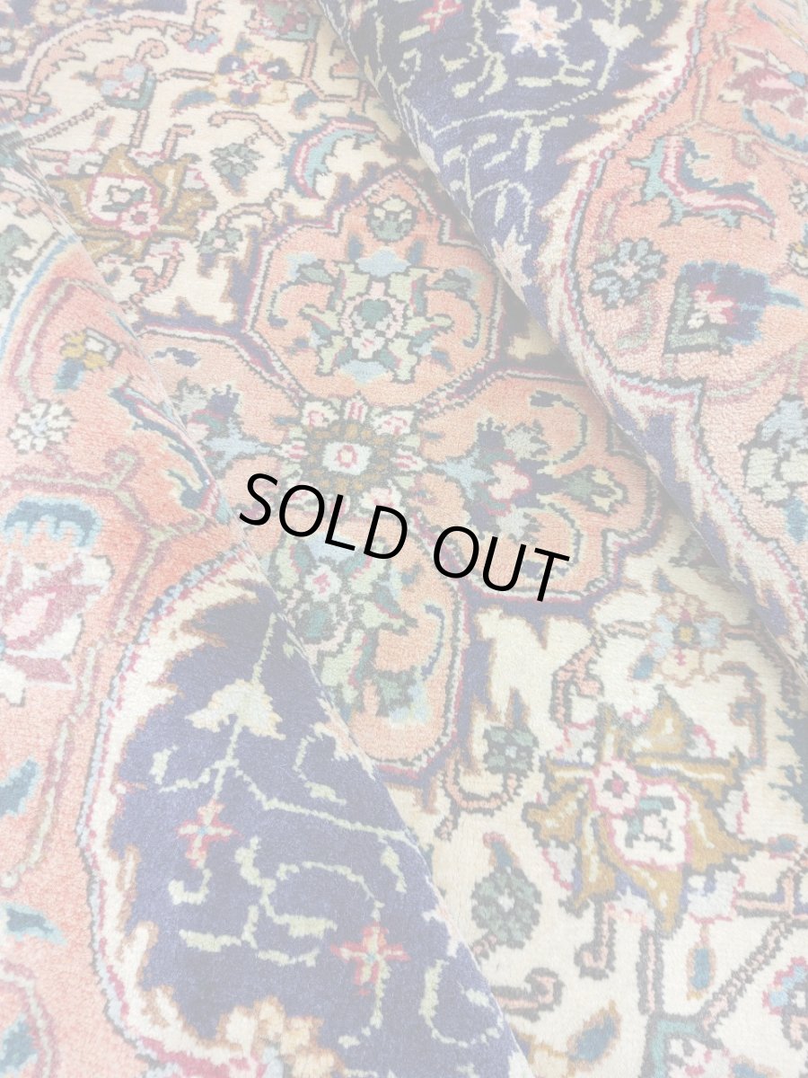 画像19: 良品 ペルシャ 絨毯 タブリーズ 縦3m 横2m 6㎡ 〜6帖 リビング ダイニング 3人掛けソファ コーナーソファ 大判 サイズ 300 x 200 cm 天然 ウール 手織り トライバル ラグ 敷物 マット カーペット メダリオン ヴィンテージ ビンテージ オレンジ MA438-A643-300200Z040 (19)