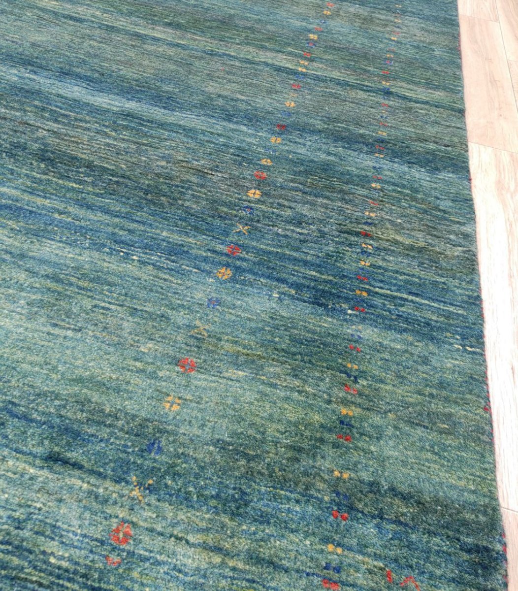 画像11: 新品 ペルシャ ギャッベ 縦3m 横3m 9㎡ 〜10帖程度 リビング ダイニング 3人掛けソファ コーナーソファサイズ 正方形型 305 × 305 cm 肉厚 ウール 手織り リーズバフト ギャベ ハンドメイド ラグ 絨毯 カーペット グリーン 緑 シンプル MA439-2476-305305Z150 (11)