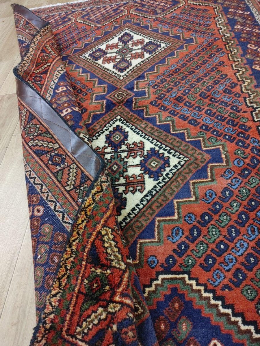 画像9: 良品 ペルシャ 部族絨毯 シールジャン 縦1.8m 横1.25m 2.3㎡ 〜3.5帖程度 リビング ダイニング 2〜3人掛けソファ センターテーブル サイズ 182 x 125 cm ウール 手織り トライバル ラグ 敷物 マット カーペット 幾何学模様 ヘイバトルー柄 ヴィンテージ ビンテージ  赤 レッド 紺 ネイビー MAAD360-182125Z027 (9)