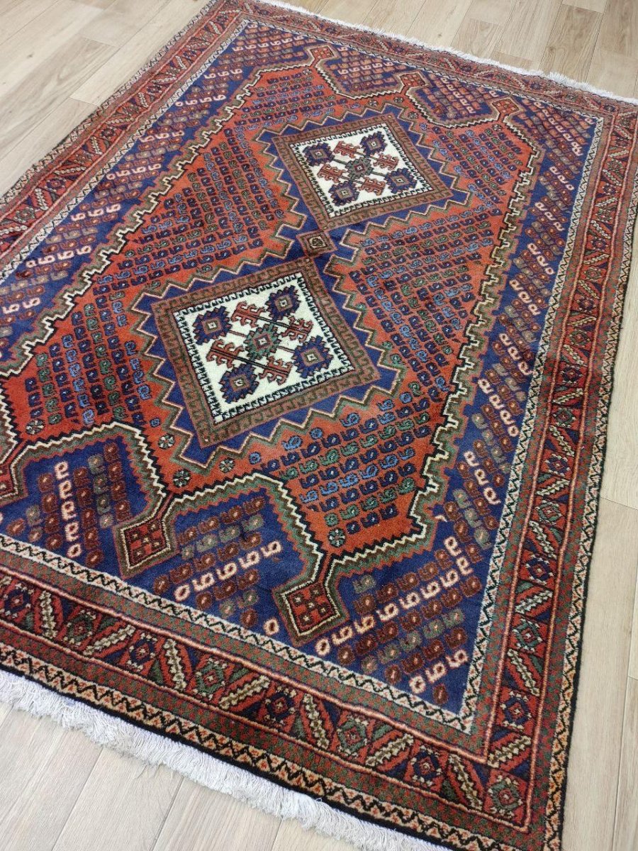 画像11: 良品 ペルシャ 部族絨毯 シールジャン 縦1.8m 横1.25m 2.3㎡ 〜3.5帖程度 リビング ダイニング 2〜3人掛けソファ センターテーブル サイズ 182 x 125 cm ウール 手織り トライバル ラグ 敷物 マット カーペット 幾何学模様 ヘイバトルー柄 ヴィンテージ ビンテージ  赤 レッド 紺 ネイビー MAAD360-182125Z027 (11)