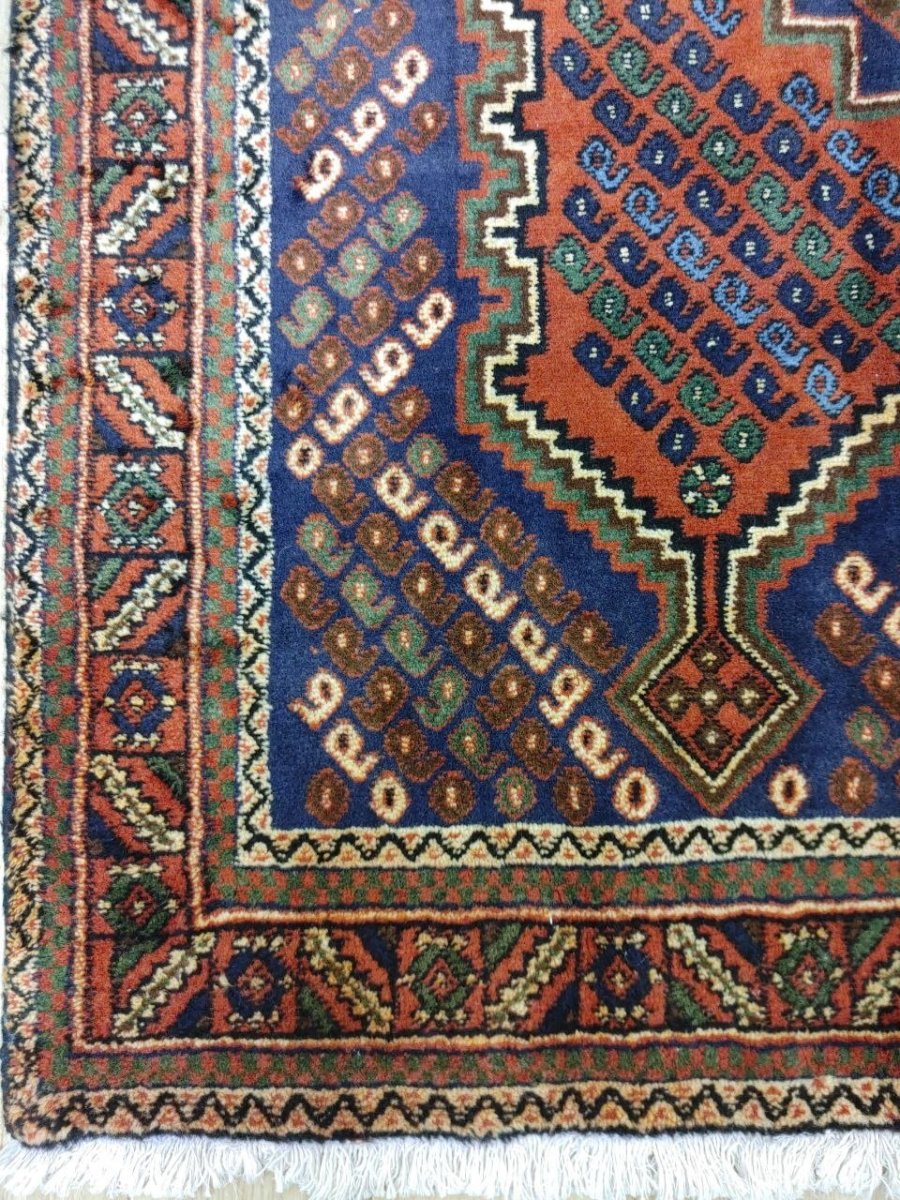 画像12: 良品 ペルシャ 部族絨毯 シールジャン 縦1.8m 横1.25m 2.3㎡ 〜3.5帖程度 リビング ダイニング 2〜3人掛けソファ センターテーブル サイズ 182 x 125 cm ウール 手織り トライバル ラグ 敷物 マット カーペット 幾何学模様 ヘイバトルー柄 ヴィンテージ ビンテージ  赤 レッド 紺 ネイビー MAAD360-182125Z027 (12)