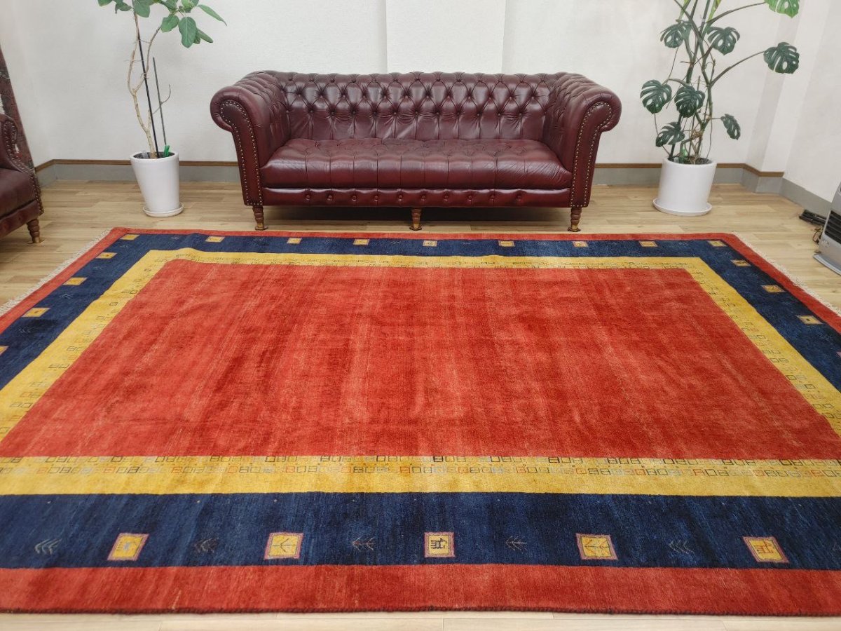 画像1: 新品 ペルシャ ギャッベ 縦3.5m 横2.5m 9㎡ 〜9帖程度 リビング ダイニング 3人掛けソファ コーナーソファサイズ 355 × 250 cm No.2447 肉厚 ウール 手織り リーズバフト ギャベ ハンドメイド ラグ 絨毯 カーペット 青 藍色 インディゴブルー 黄色 レモンイエロー オレンジ シンプル 赤色 リビングダイニングルームお部屋の中心に MA2447-355250Z150 (1)
