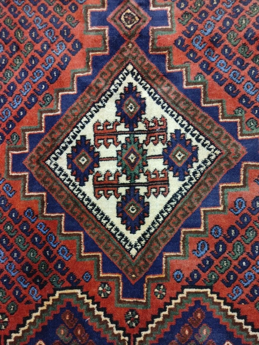 画像3: 良品 ペルシャ 部族絨毯 シールジャン 縦1.8m 横1.25m 2.3㎡ 〜3.5帖程度 リビング ダイニング 2〜3人掛けソファ センターテーブル サイズ 182 x 125 cm ウール 手織り トライバル ラグ 敷物 マット カーペット 幾何学模様 ヘイバトルー柄 ヴィンテージ ビンテージ  赤 レッド 紺 ネイビー MAAD360-182125Z027 (3)