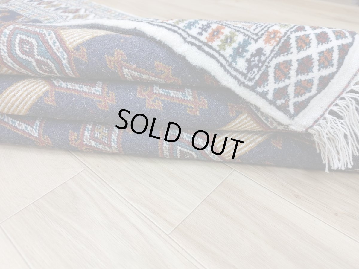 画像6: 新品 ペルシャ 部族絨毯 トルクメン 196 x 132 cm No.Z206 縦1.9m 横1.3n 2㎡ ~1帖 2-3人掛けソファ センターテーブル サイズ ウール 手織り ハンドメイド トライバル ラグ カーペット 幾何学模様 民族柄 白 黒 生成り色 MAZ206-196132Z034 (6)