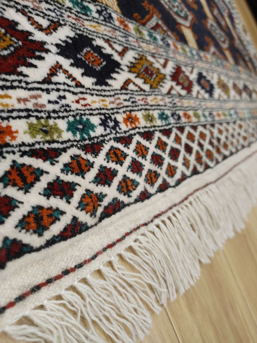 画像13: 新品 ペルシャ 部族絨毯 トルクメン 196 x 132 cm No.Z206 縦1.9m 横1.3n 2㎡ ~1帖 2-3人掛けソファ センターテーブル サイズ ウール 手織り ハンドメイド トライバル ラグ カーペット 幾何学模様 民族柄 白 黒 生成り色 MAZ206-196132Z034 (13)