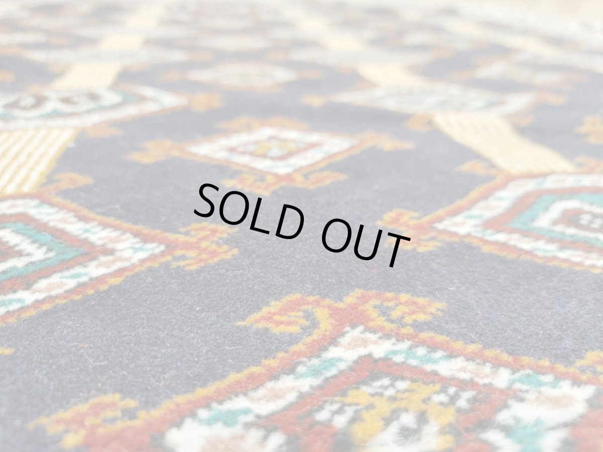 画像9: 新品 ペルシャ 部族絨毯 トルクメン 196 x 132 cm No.Z206 縦1.9m 横1.3n 2㎡ ~1帖 2-3人掛けソファ センターテーブル サイズ ウール 手織り ハンドメイド トライバル ラグ カーペット 幾何学模様 民族柄 白 黒 生成り色 MAZ206-196132Z034 (9)