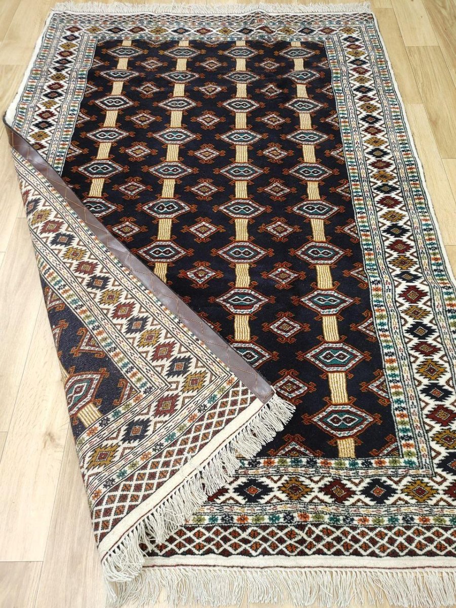 画像15: 新品 ペルシャ 部族絨毯 トルクメン 196 x 132 cm No.Z206 縦1.9m 横1.3n 2㎡ ~1帖 2-3人掛けソファ センターテーブル サイズ ウール 手織り ハンドメイド トライバル ラグ カーペット 幾何学模様 民族柄 白 黒 生成り色 MAZ206-196132Z034 (15)