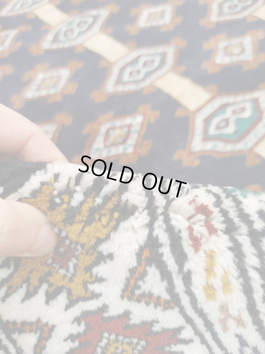 画像11: 新品 ペルシャ 部族絨毯 トルクメン 196 x 132 cm No.Z206 縦1.9m 横1.3n 2㎡ ~1帖 2-3人掛けソファ センターテーブル サイズ ウール 手織り ハンドメイド トライバル ラグ カーペット 幾何学模様 民族柄 白 黒 生成り色 MAZ206-196132Z034 (11)