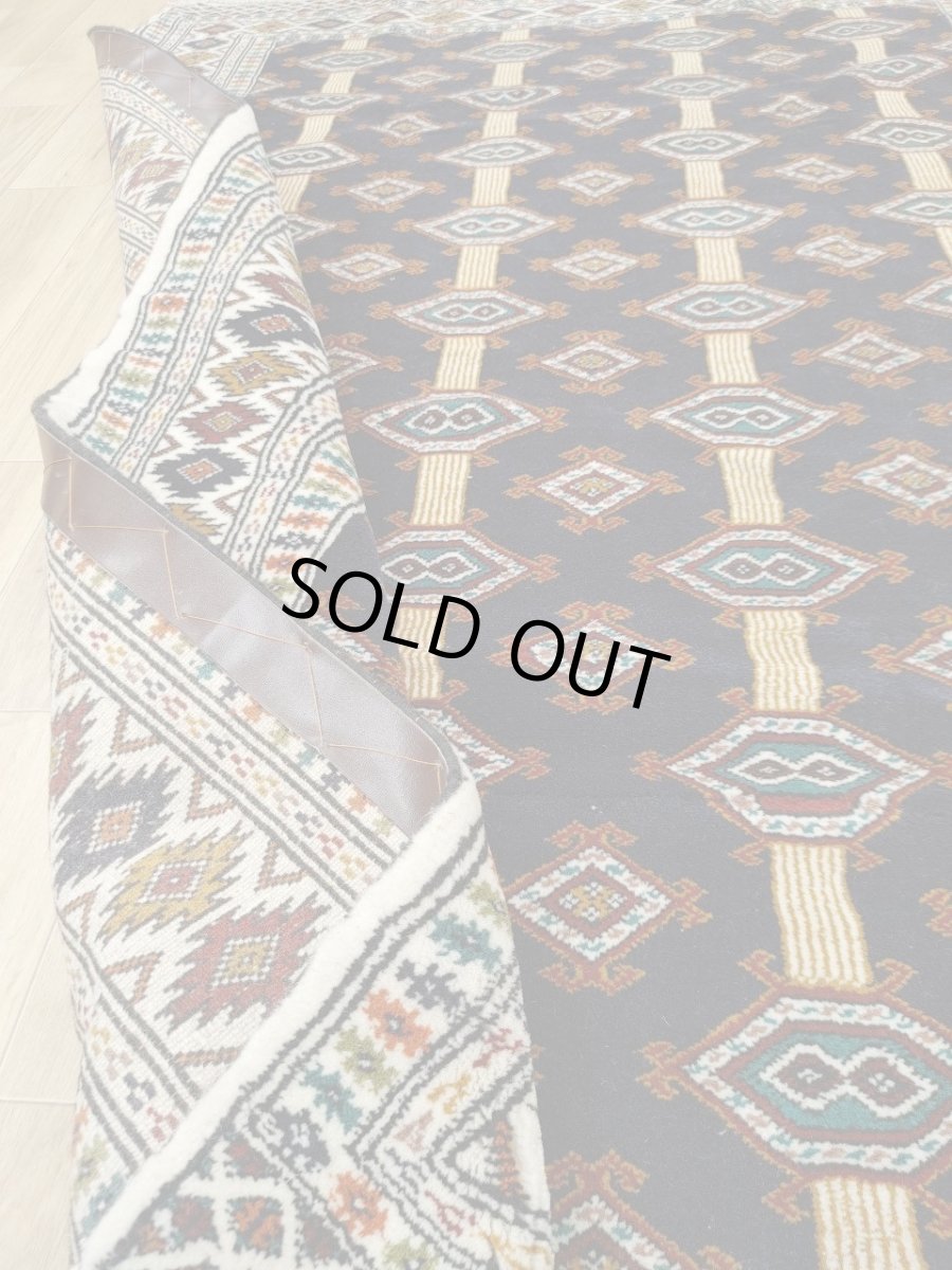 画像10: 新品 ペルシャ 部族絨毯 トルクメン 196 x 132 cm No.Z206 縦1.9m 横1.3n 2㎡ ~1帖 2-3人掛けソファ センターテーブル サイズ ウール 手織り ハンドメイド トライバル ラグ カーペット 幾何学模様 民族柄 白 黒 生成り色 MAZ206-196132Z034 (10)