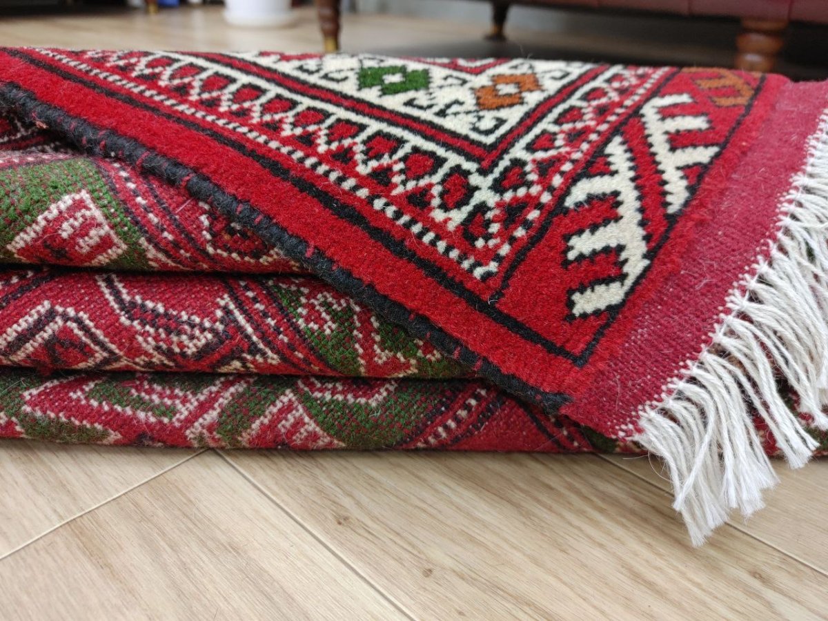画像12: 新品 ペルシャ 部族絨毯 トルクメン 190 x 170 cm  縦1.9m 横1.7m 3.2㎡ ~2帖 2-3人掛けソファ センターテーブル サイズ ウール 手織り ハンドメイド トライバル ラグ カーペット 幾何学模様 民族柄 赤 白 緑 生成り色 MAR476-190170Z024 (12)