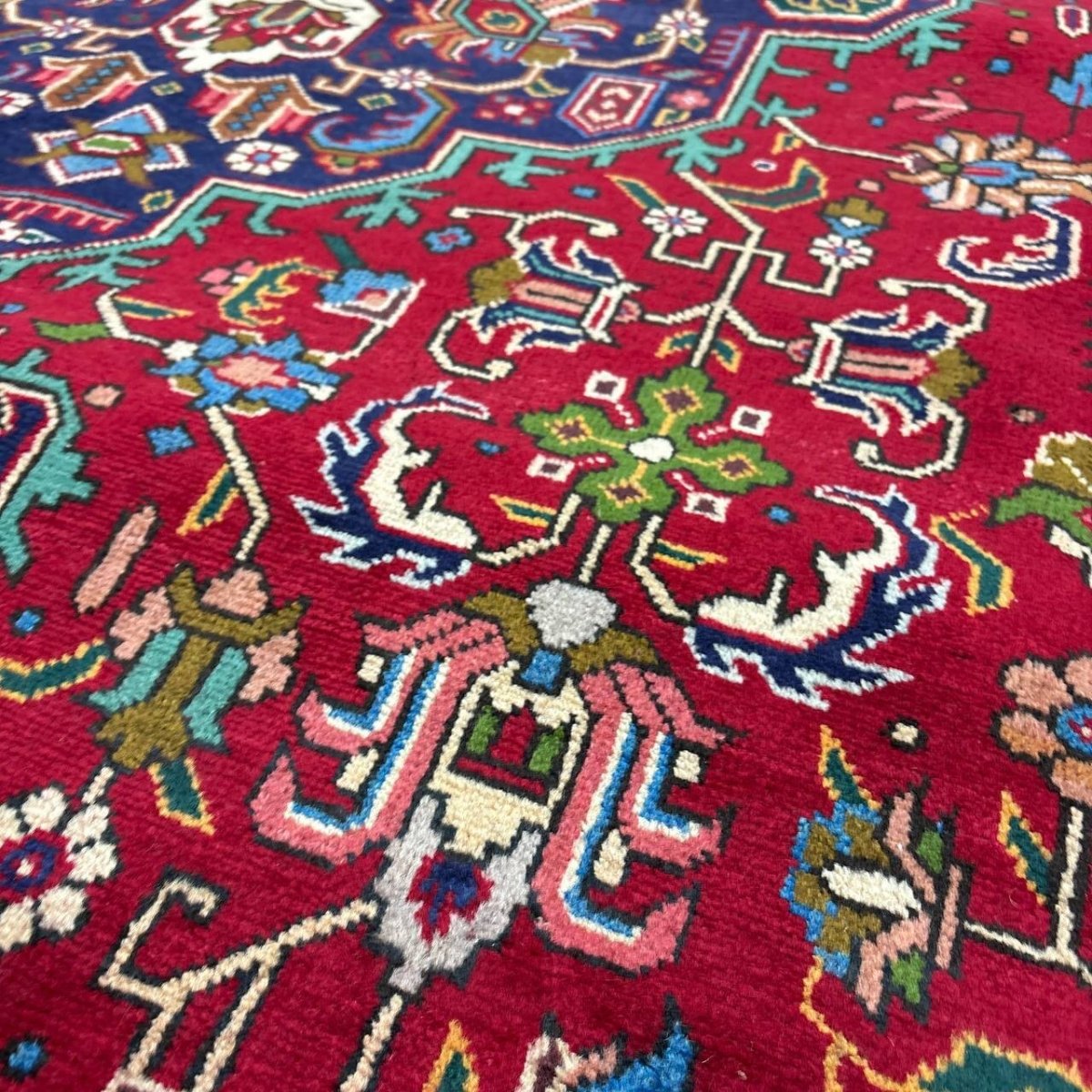 画像9: 良品 ペルシャ 絨毯 タブリーズ 縦3.5m 横2.5m 8.7㎡ 〜9帖 リビング ダイニング 大判 サイズ 350 x 251 cm 天然 ウール 手織り トライバル ラグ 敷物 マット カーペット メダリオン ヴィンテージ ビンテージ 中古品に抵抗のある方にもお勧めです 赤 MA456-A711-350251Z053 (9)