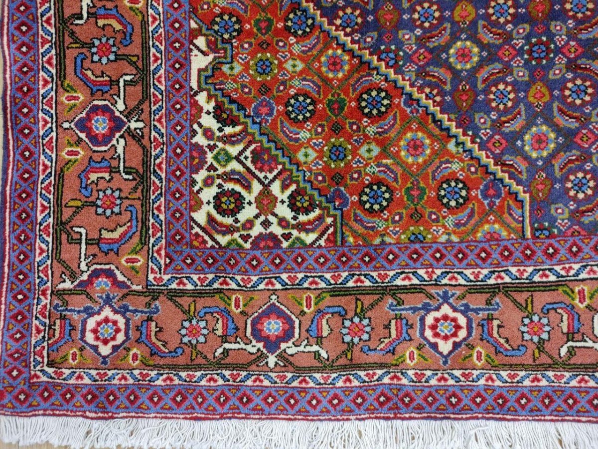 画像4: 良品 ペルシャ 絨毯 タブリーズ 縦2.9m 横1.9m 6㎡ 〜6帖 リビング ダイニング 3人掛けソファ コーナーソファ 大判 サイズ 292 x 195 cm 天然 ウール 手織り トライバル ラグ 敷物 マット カーペット メダリオン ヴィンテージ ビンテージ 中古品に抵抗のある方にもお勧めです 赤 MAA667-292195Z040 (4)