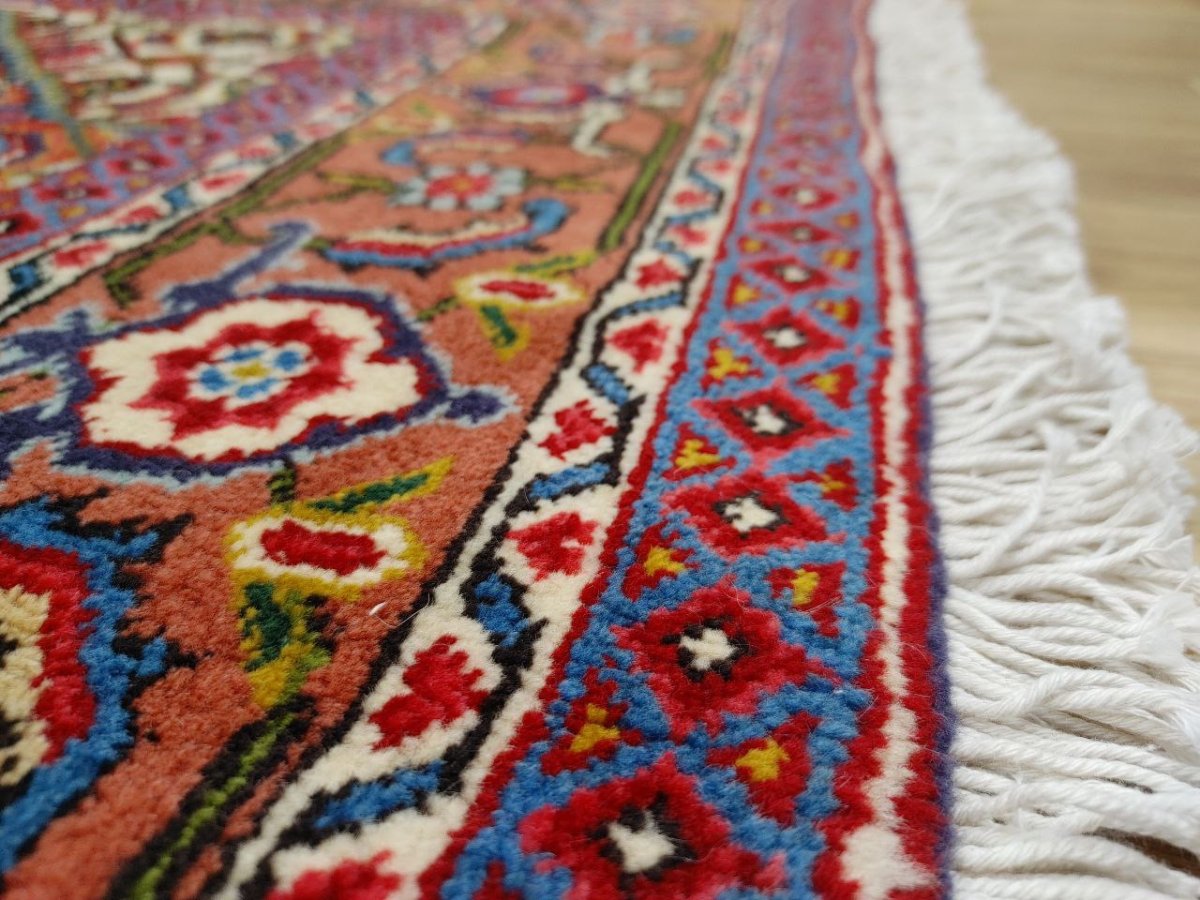 画像10: 良品 ペルシャ 絨毯 タブリーズ 縦2.9m 横1.9m 6㎡ 〜6帖 リビング ダイニング 3人掛けソファ コーナーソファ 大判 サイズ 292 x 195 cm 天然 ウール 手織り トライバル ラグ 敷物 マット カーペット メダリオン ヴィンテージ ビンテージ 中古品に抵抗のある方にもお勧めです 赤 MAA667-292195Z040 (10)