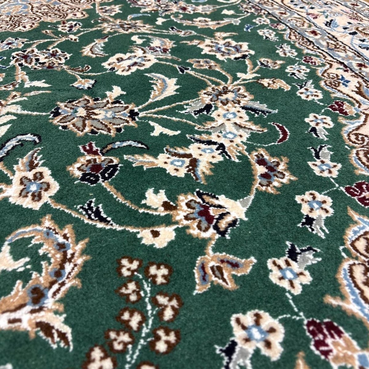 画像7: 新品 ペルシャ 絨毯 ナイン 産 9la ノーラー 縦2.5m 横1.5m 3.8㎡ 〜3.5帖程度 リビング ダイニング 2-3人掛けソファ サイズ 250 x 154 cm ウール 手織り ラグ 敷物 カーペット メダリオン 緑 グリーン 生成り アイボリー ベージュ MA459-Z208-250154Z067 (7)