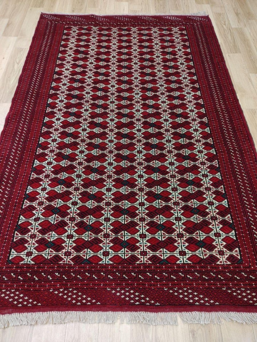 画像2: 新品 ペルシャ 部族絨毯 トルクメン 235 x 155 cm 縦2.3m 横1.5m 3.4㎡ ~2帖 2-3人掛けソファ センターテーブル サイズ ウール 手織り ハンドメイド トライバル ラグ カーペット 幾何学模様 民族柄 赤 白 黒 生成り色 MAR474-235155Z032 (2)