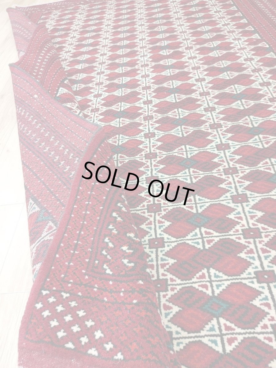 画像10: 新品 ペルシャ 部族絨毯 トルクメン 235 x 155 cm 縦2.3m 横1.5m 3.4㎡ ~2帖 2-3人掛けソファ センターテーブル サイズ ウール 手織り ハンドメイド トライバル ラグ カーペット 幾何学模様 民族柄 赤 白 黒 生成り色 MAR474-235155Z032 (10)