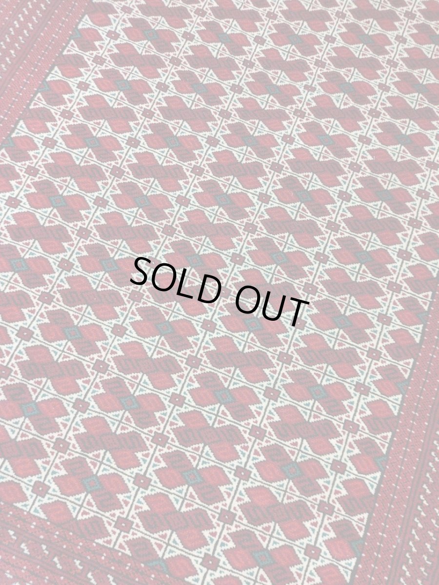 画像5: 新品 ペルシャ 部族絨毯 トルクメン 235 x 155 cm 縦2.3m 横1.5m 3.4㎡ ~2帖 2-3人掛けソファ センターテーブル サイズ ウール 手織り ハンドメイド トライバル ラグ カーペット 幾何学模様 民族柄 赤 白 黒 生成り色 MAR474-235155Z032 (5)