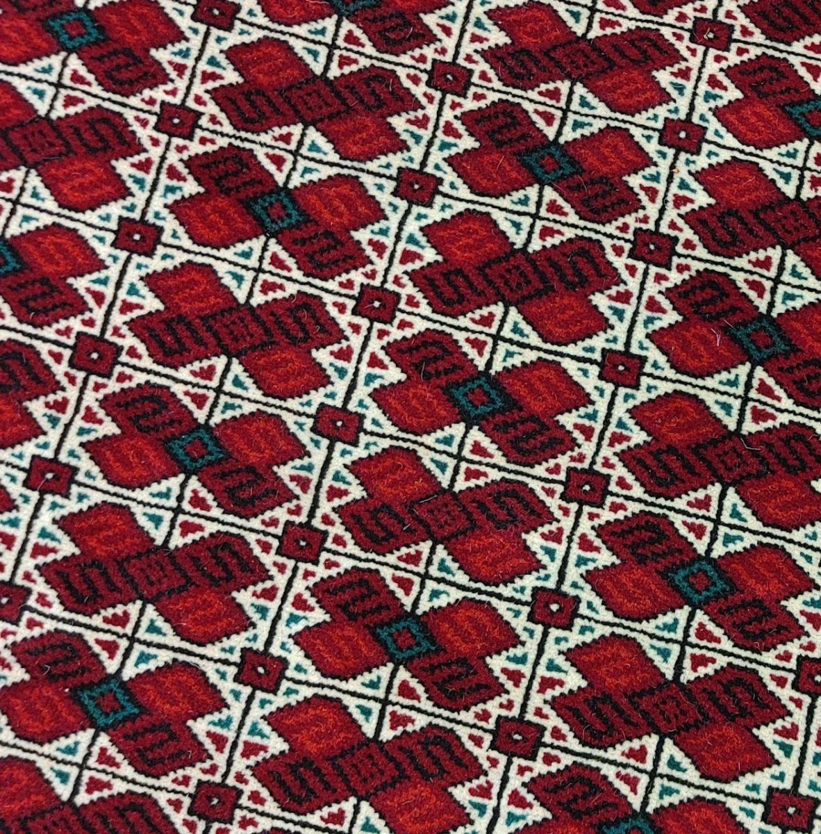 画像6: 新品 ペルシャ 部族絨毯 トルクメン 235 x 155 cm 縦2.3m 横1.5m 3.4㎡ ~2帖 2-3人掛けソファ センターテーブル サイズ ウール 手織り ハンドメイド トライバル ラグ カーペット 幾何学模様 民族柄 赤 白 黒 生成り色 MAR474-235155Z032 (6)