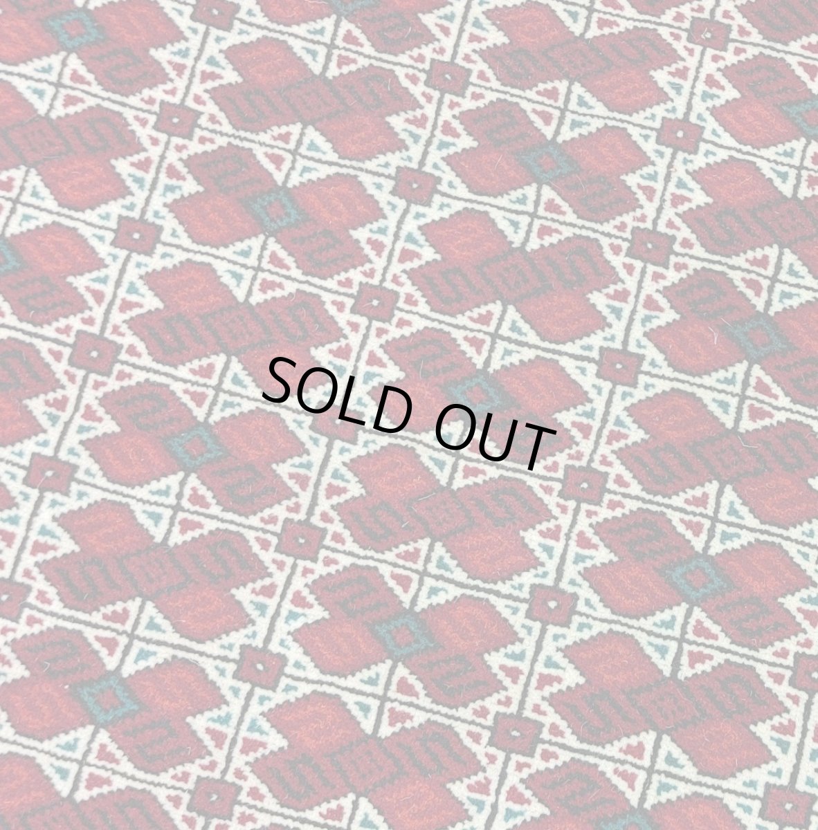 画像6: 新品 ペルシャ 部族絨毯 トルクメン 235 x 155 cm 縦2.3m 横1.5m 3.4㎡ ~2帖 2-3人掛けソファ センターテーブル サイズ ウール 手織り ハンドメイド トライバル ラグ カーペット 幾何学模様 民族柄 赤 白 黒 生成り色 MAR474-235155Z032 (6)