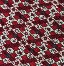 画像6: 新品 ペルシャ 部族絨毯 トルクメン 235 x 155 cm 縦2.3m 横1.5m 3.4㎡ ~2帖 2-3人掛けソファ センターテーブル サイズ ウール 手織り ハンドメイド トライバル ラグ カーペット 幾何学模様 民族柄 赤 白 黒 生成り色 MAR474-235155Z032 (6)