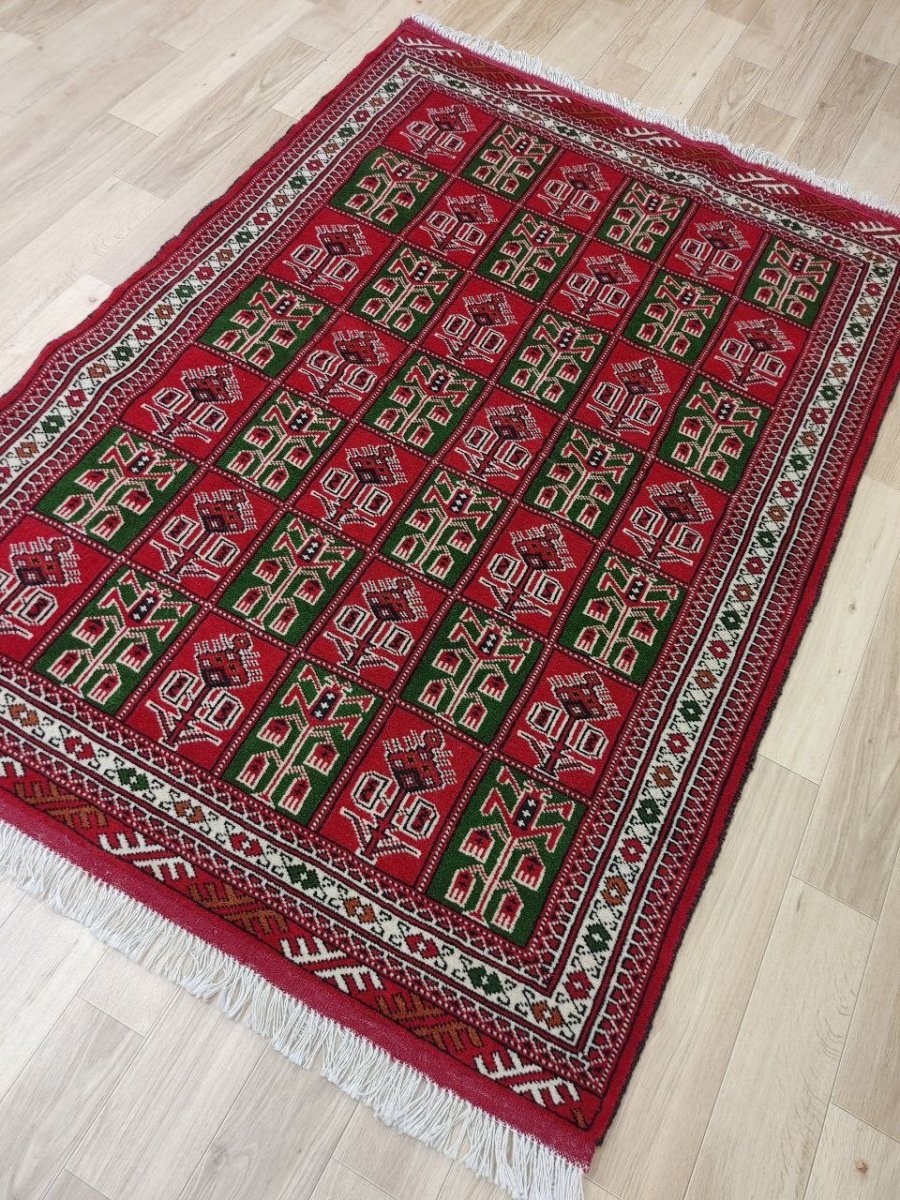 画像2: 新品 ペルシャ 部族絨毯 トルクメン 190 x 170 cm  縦1.9m 横1.7m 3.2㎡ ~2帖 2-3人掛けソファ センターテーブル サイズ ウール 手織り ハンドメイド トライバル ラグ カーペット 幾何学模様 民族柄 赤 白 緑 生成り色 MAR476-190170Z024 (2)