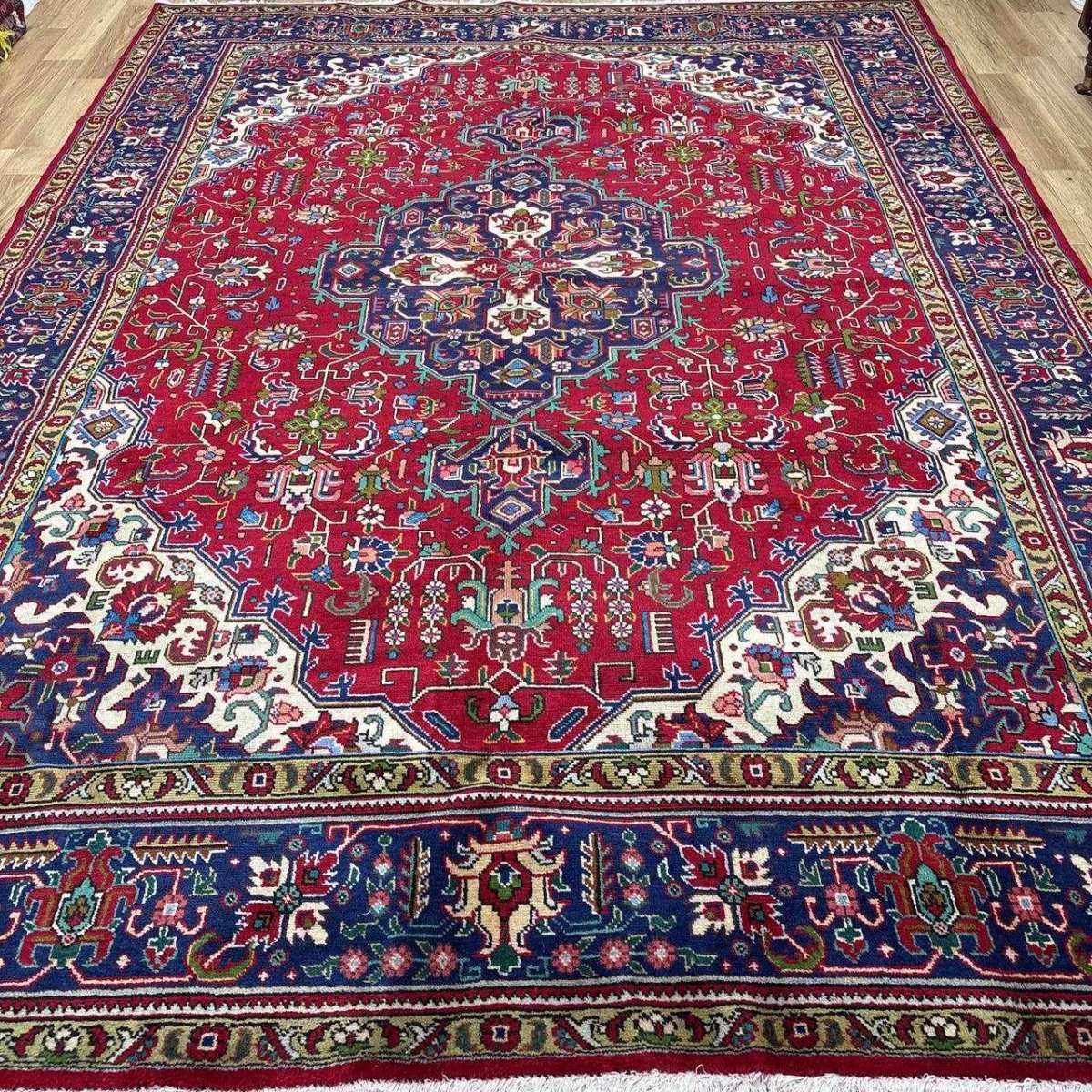 画像2: 良品 ペルシャ 絨毯 タブリーズ 縦3.5m 横2.5m 8.7㎡ 〜9帖 リビング ダイニング 大判 サイズ 350 x 251 cm 天然 ウール 手織り トライバル ラグ 敷物 マット カーペット メダリオン ヴィンテージ ビンテージ 中古品に抵抗のある方にもお勧めです 赤 MA456-A711-350251Z053 (2)