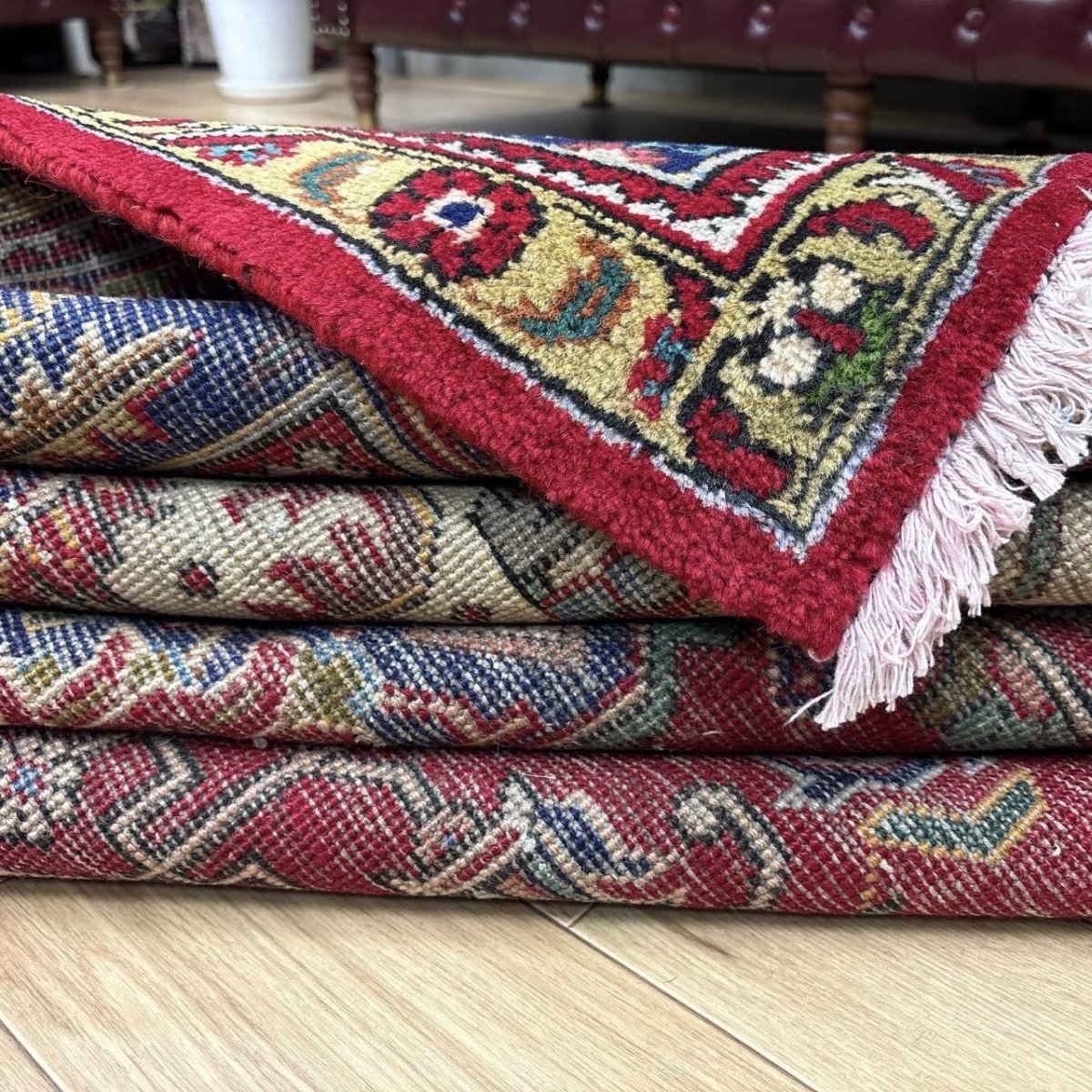 画像12: 良品 ペルシャ 絨毯 タブリーズ 縦3.5m 横2.5m 8.7㎡ 〜9帖 リビング ダイニング 大判 サイズ 350 x 251 cm 天然 ウール 手織り トライバル ラグ 敷物 マット カーペット メダリオン ヴィンテージ ビンテージ 中古品に抵抗のある方にもお勧めです 赤 MA456-A711-350251Z053 (12)