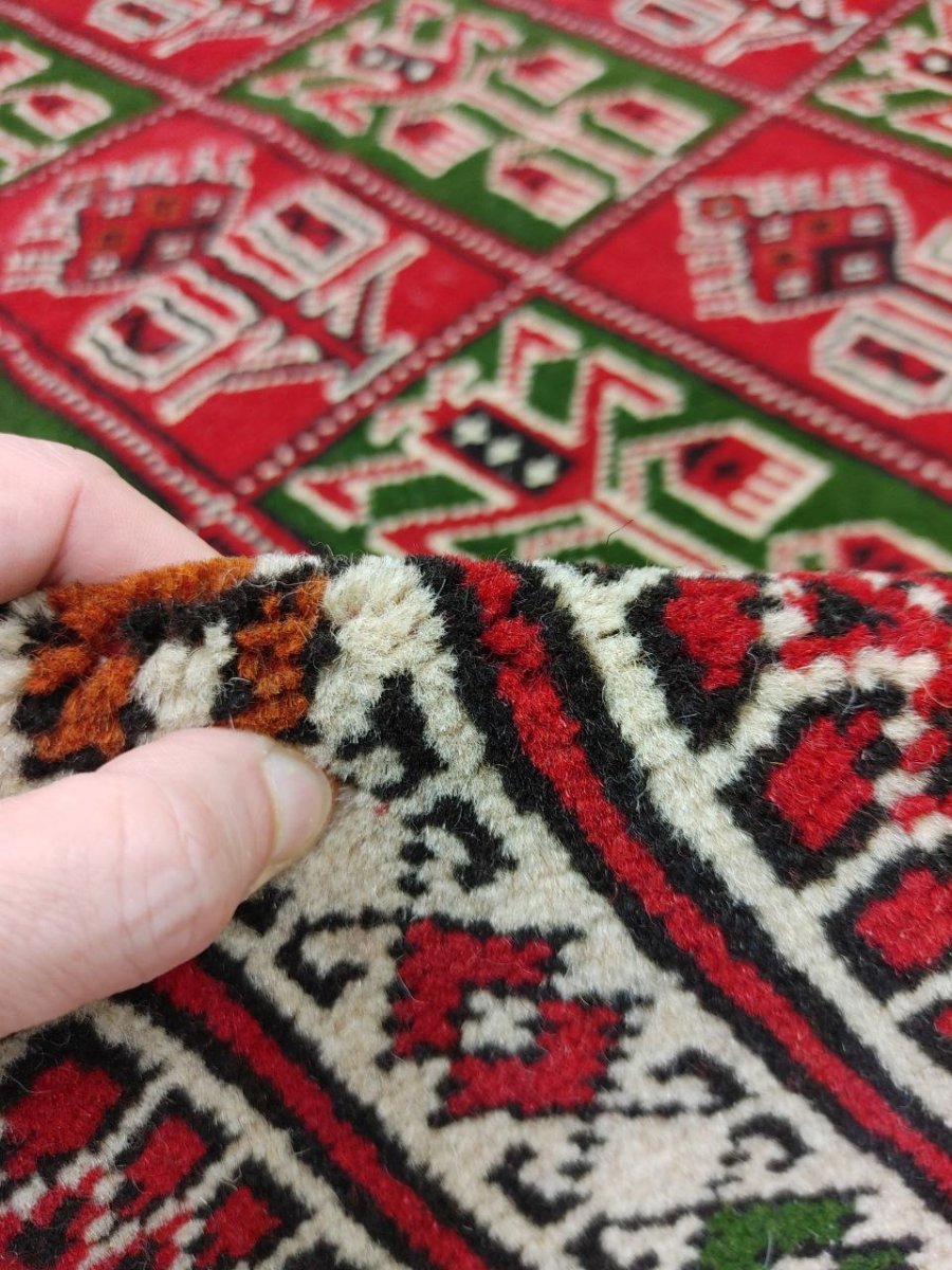 画像11: 新品 ペルシャ 部族絨毯 トルクメン 190 x 170 cm  縦1.9m 横1.7m 3.2㎡ ~2帖 2-3人掛けソファ センターテーブル サイズ ウール 手織り ハンドメイド トライバル ラグ カーペット 幾何学模様 民族柄 赤 白 緑 生成り色 MAR476-190170Z024 (11)