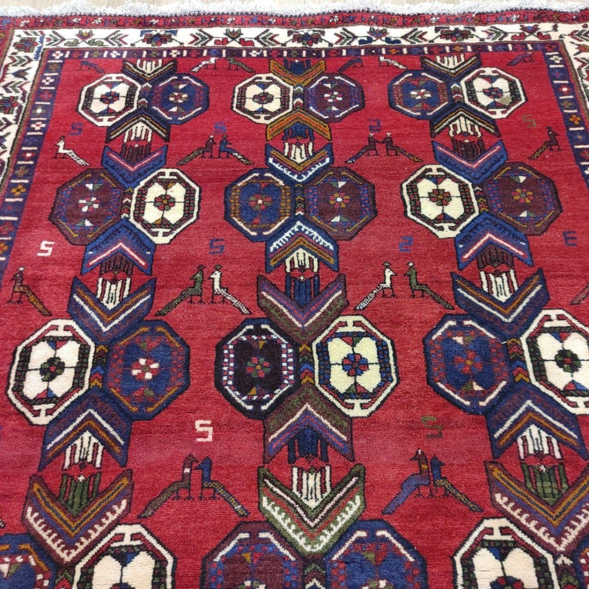 画像10: 良品 ペルシャ 部族絨毯 シールジャン 縦2.3m 横1.5m 3.4㎡ 〜3.5帖程度 リビング ダイニング 2〜3人掛けソファ センターテーブル サイズ 230 x 155 cm ウール 手織り トライバル ラグ 敷物 マット カーペット 幾何学模様 ヘイバトルー柄 ヴィンテージ ビンテージ  赤 レッド 紺 ネイビー MAR430-230155Z030 (10)