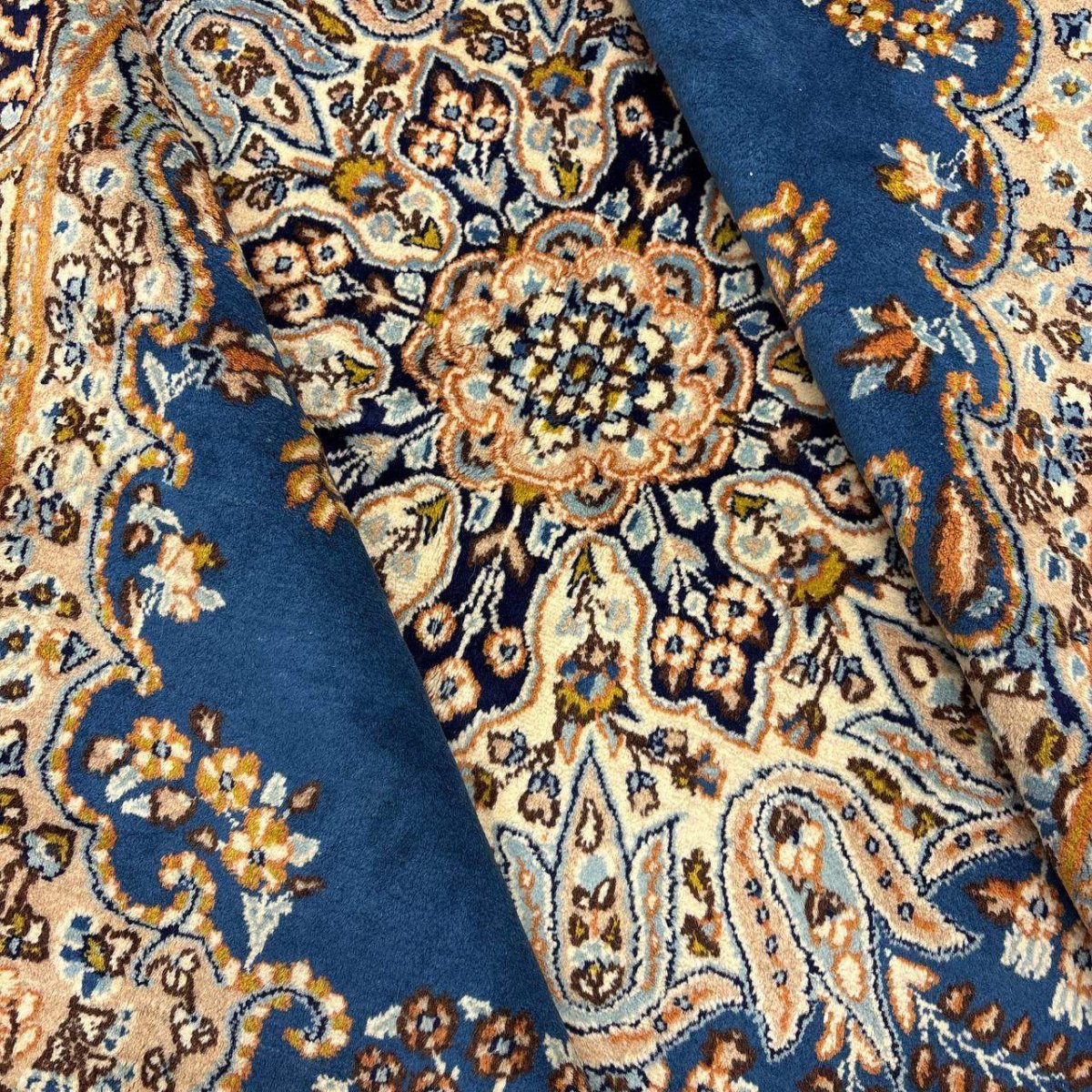 画像14: 美品 ペルシャ 絨毯 ケルマン 産 縦3.5m 横2.7m 9.4㎡ 10帖 リビング ダイニング 客室 3人掛けソファ コーナーソファ 大判 サイズ 348 x 268 cm 天然 ウール 手織り ハンドメイド ラグ マット カーペット 生成り色 ブルー 青 黄色 大きなお部屋に 中古品に抵抗のある方にもお勧めです。 MA458- R339-348268Z060 (14)