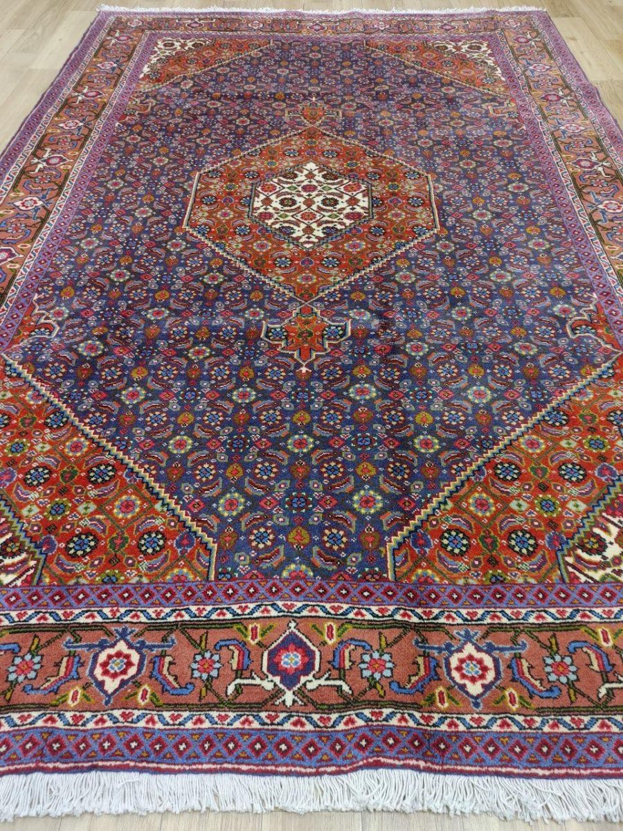 画像2: 良品 ペルシャ 絨毯 タブリーズ 縦2.9m 横1.9m 6㎡ 〜6帖 リビング ダイニング 3人掛けソファ コーナーソファ 大判 サイズ 292 x 195 cm 天然 ウール 手織り トライバル ラグ 敷物 マット カーペット メダリオン ヴィンテージ ビンテージ 中古品に抵抗のある方にもお勧めです 赤 MAA667-292195Z040 (2)