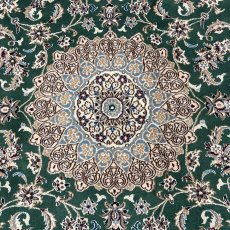 画像3: 新品 ペルシャ 絨毯 ナイン 産 9la ノーラー 縦2.5m 横1.5m 3.8㎡ 〜3.5帖程度 リビング ダイニング 2-3人掛けソファ サイズ 250 x 154 cm ウール 手織り ラグ 敷物 カーペット メダリオン 緑 グリーン 生成り アイボリー ベージュ MA459-Z208-250154Z067 (3)