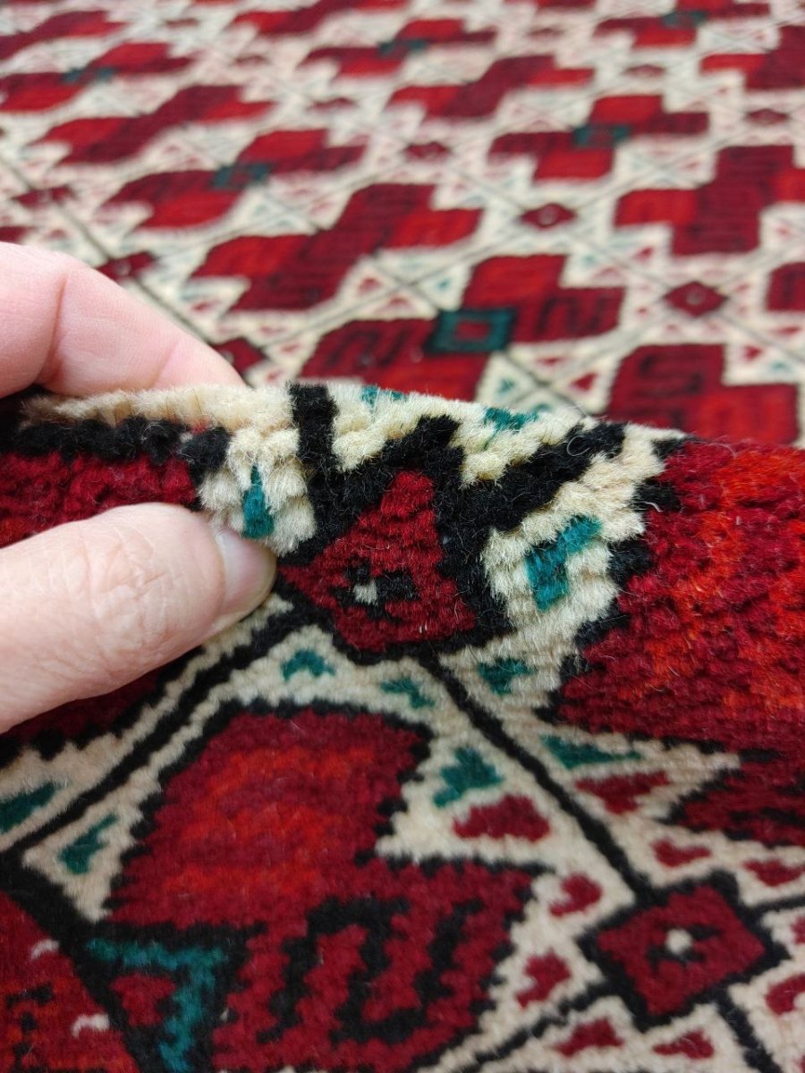 画像15: 新品 ペルシャ 部族絨毯 トルクメン 235 x 155 cm 縦2.3m 横1.5m 3.4㎡ ~2帖 2-3人掛けソファ センターテーブル サイズ ウール 手織り ハンドメイド トライバル ラグ カーペット 幾何学模様 民族柄 赤 白 黒 生成り色 MAR474-235155Z032 (15)