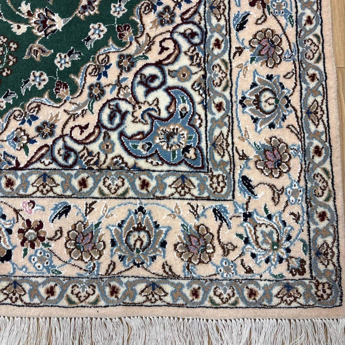 画像5: 新品 ペルシャ 絨毯 ナイン 産 9la ノーラー 縦2.5m 横1.5m 3.8㎡ 〜3.5帖程度 リビング ダイニング 2-3人掛けソファ サイズ 250 x 154 cm ウール 手織り ラグ 敷物 カーペット メダリオン 緑 グリーン 生成り アイボリー ベージュ MA459-Z208-250154Z067 (5)