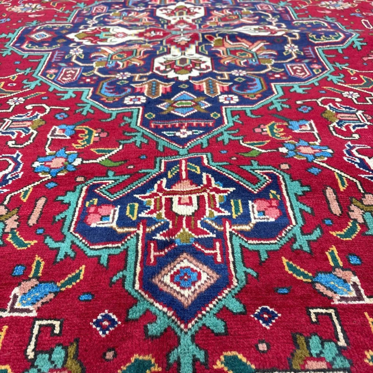 画像10: 良品 ペルシャ 絨毯 タブリーズ 縦3.5m 横2.5m 8.7㎡ 〜9帖 リビング ダイニング 大判 サイズ 350 x 251 cm 天然 ウール 手織り トライバル ラグ 敷物 マット カーペット メダリオン ヴィンテージ ビンテージ 中古品に抵抗のある方にもお勧めです 赤 MA456-A711-350251Z053 (10)