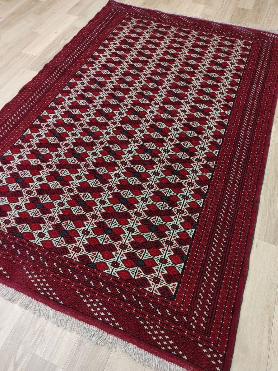 画像3: 新品 ペルシャ 部族絨毯 トルクメン 235 x 155 cm 縦2.3m 横1.5m 3.4㎡ ~2帖 2-3人掛けソファ センターテーブル サイズ ウール 手織り ハンドメイド トライバル ラグ カーペット 幾何学模様 民族柄 赤 白 黒 生成り色 MAR474-235155Z032 (3)