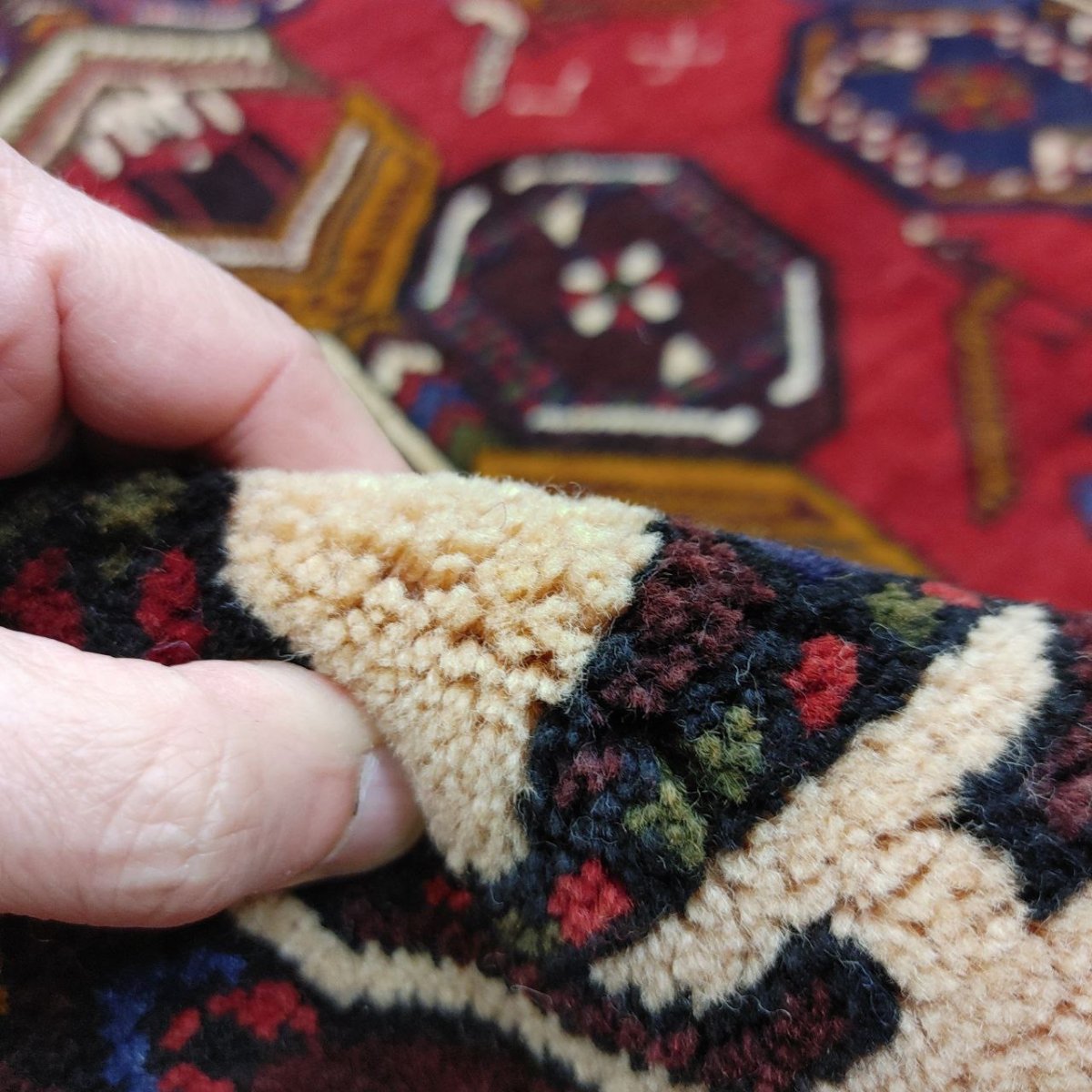 画像12: 良品 ペルシャ 部族絨毯 シールジャン 縦2.3m 横1.5m 3.4㎡ 〜3.5帖程度 リビング ダイニング 2〜3人掛けソファ センターテーブル サイズ 230 x 155 cm ウール 手織り トライバル ラグ 敷物 マット カーペット 幾何学模様 ヘイバトルー柄 ヴィンテージ ビンテージ  赤 レッド 紺 ネイビー MAR430-230155Z030 (12)