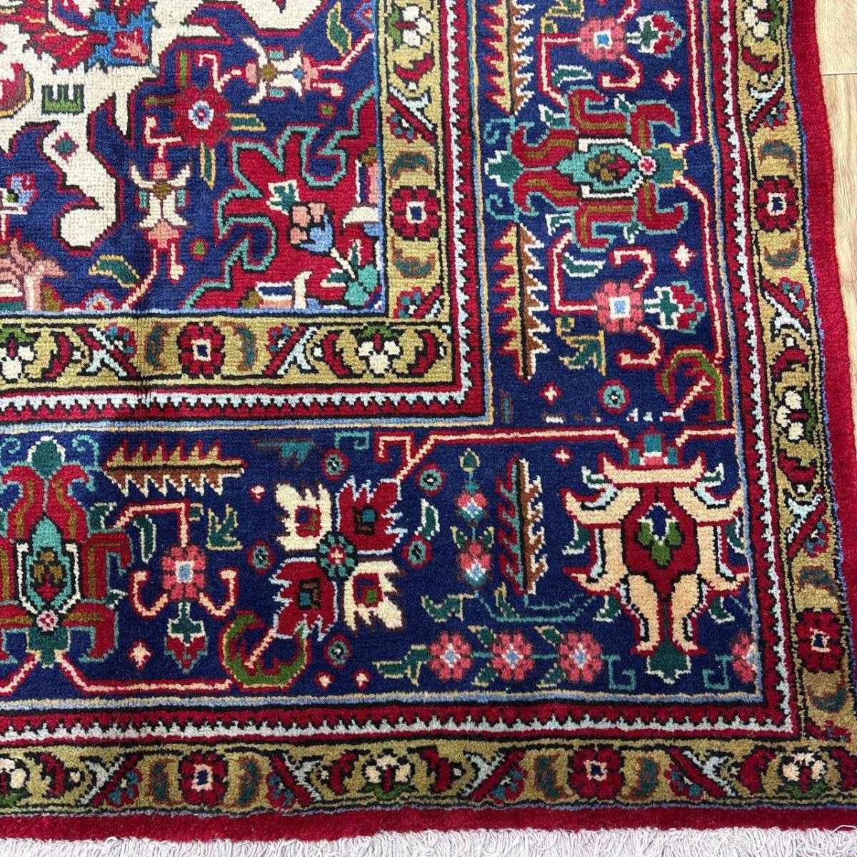 画像5: 良品 ペルシャ 絨毯 タブリーズ 縦3.5m 横2.5m 8.7㎡ 〜9帖 リビング ダイニング 大判 サイズ 350 x 251 cm 天然 ウール 手織り トライバル ラグ 敷物 マット カーペット メダリオン ヴィンテージ ビンテージ 中古品に抵抗のある方にもお勧めです 赤 MA456-A711-350251Z053 (5)