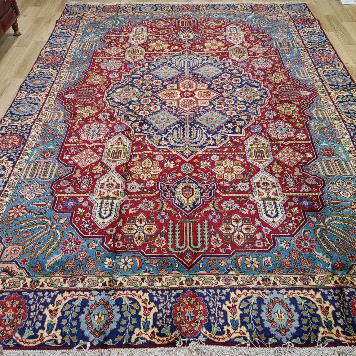 画像2: 良品 ペルシャ 絨毯 タブリーズ 縦3.4m 横2.5m 8.6㎡ 〜9帖 リビング ダイニング 大判 サイズ 345 x 250 cm 天然 ウール 手織り トライバル ラグ 敷物 マット カーペット メダリオン ヴィンテージ ビンテージ 中古品に抵抗のある方にもお勧めです 赤 MAA664-345250Z060 (2)