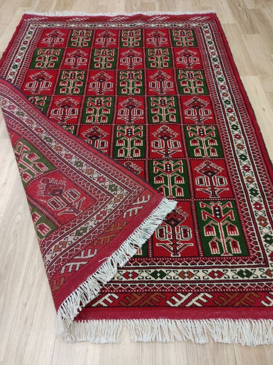 画像10: 新品 ペルシャ 部族絨毯 トルクメン 190 x 170 cm  縦1.9m 横1.7m 3.2㎡ ~2帖 2-3人掛けソファ センターテーブル サイズ ウール 手織り ハンドメイド トライバル ラグ カーペット 幾何学模様 民族柄 赤 白 緑 生成り色 MAR476-190170Z024 (10)